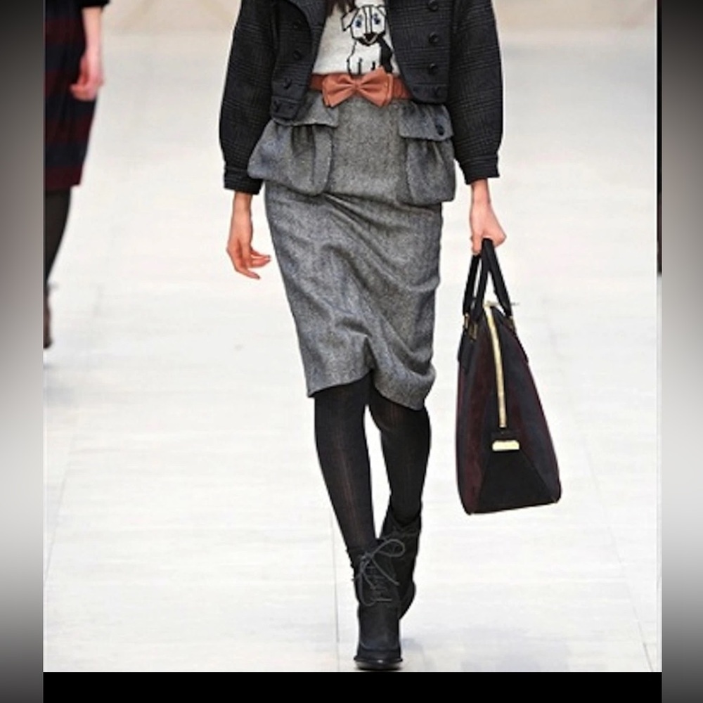 Burberry Black Heeled Nubuck Leather Boots with Lace-Up Detail - Picture 7 of 8